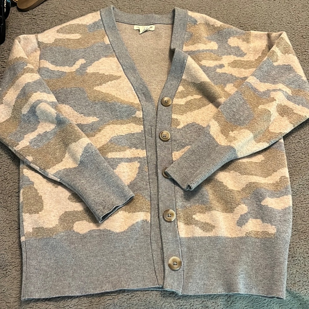 Cardigan sweater